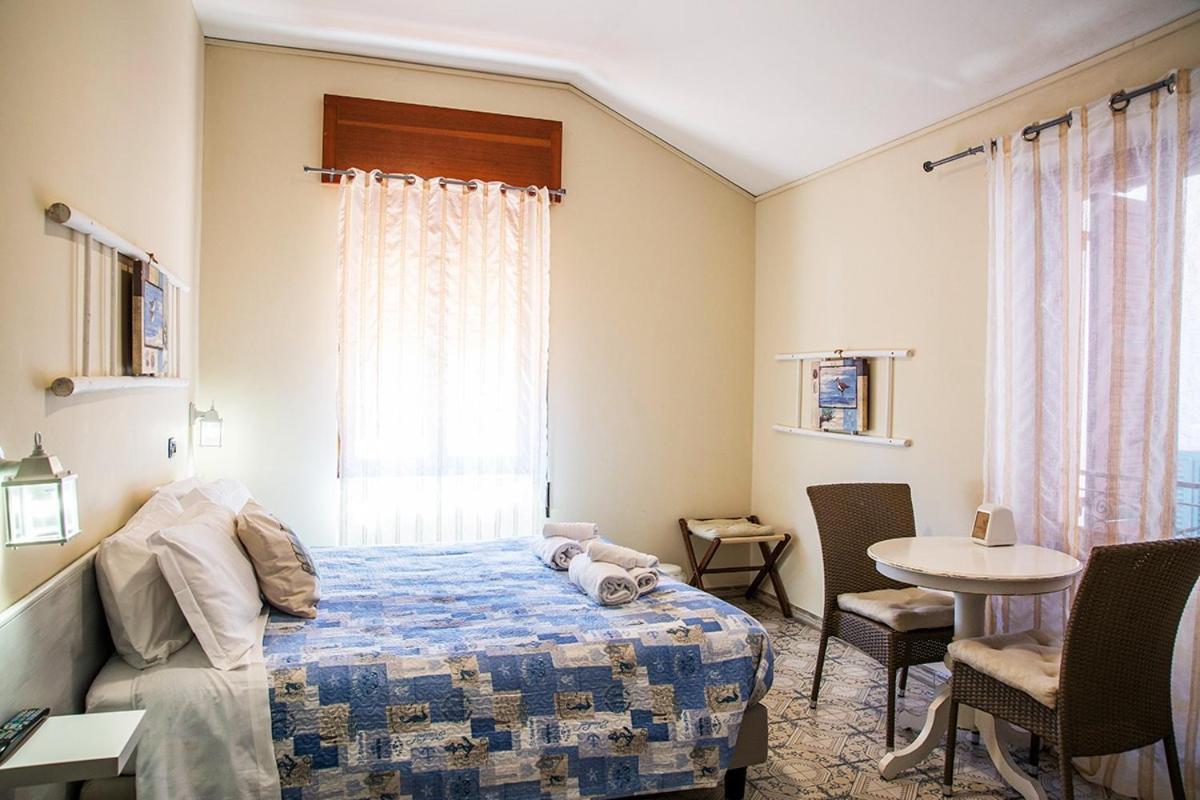 L'Antico Borgo Elena Noli Hotel Luaran gambar
